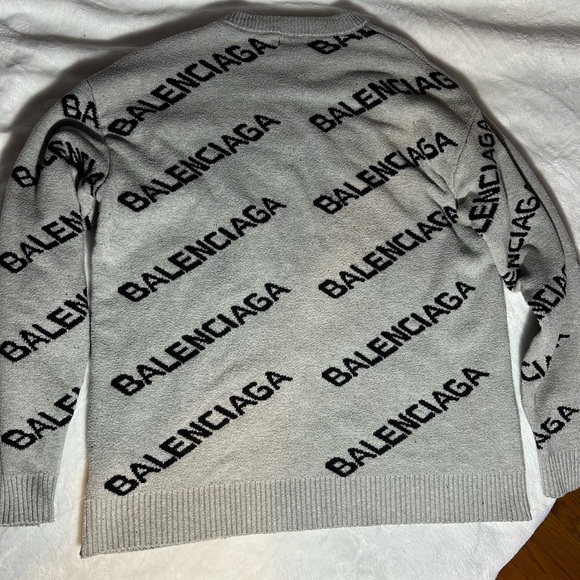 Authentic Allover Balenciaga Logo Sweater in Grey - Picture 5 of 6